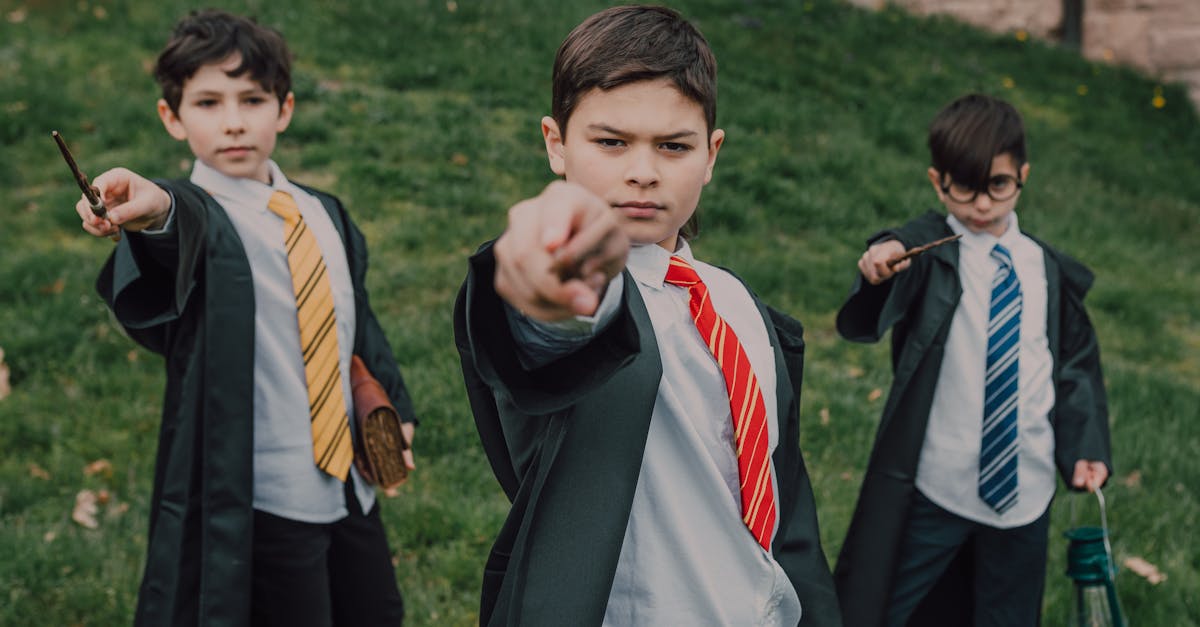 découvrez l'univers du role-play : explorez comment incarner différents personnages, développer votre créativité et vivre des scénarios immersifs en groupe ou en ligne.